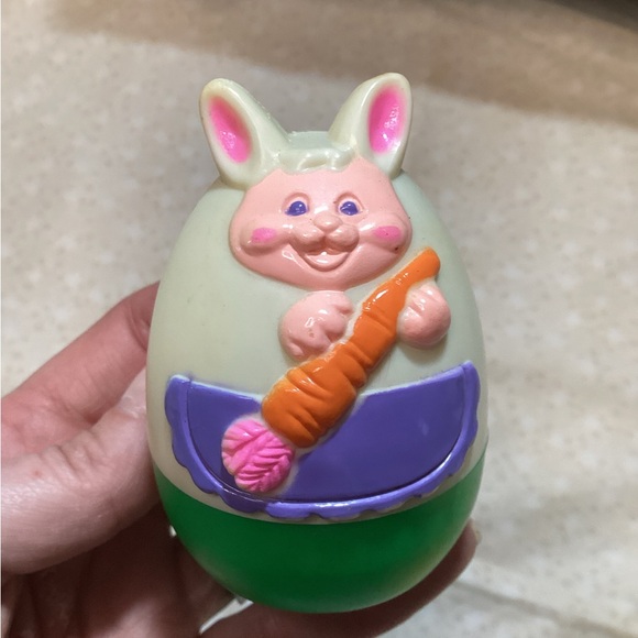 Vintage Easter Unlimited Egg Plastic Toy Bunny Face Wheels Made in Hong Kong - Picture 3 of 7